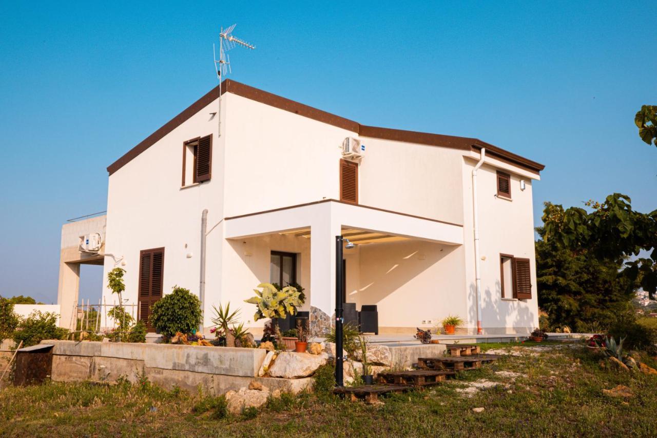 Arianna, Il Piacere Di Vivere Nella Natura. Villa Alcamo